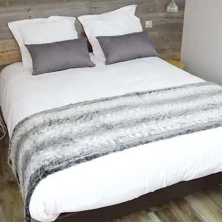 Le Paradis Des Loups Hotel 3*